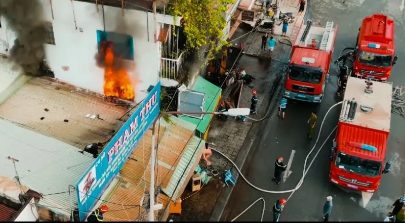 Cháy lớn tại cửa hàng phụ tùng ô tô ở Biên Hòa