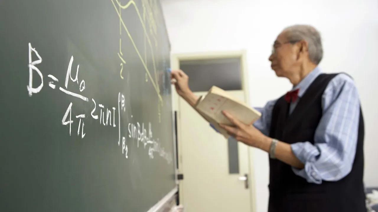Trung Quốc: Tái tuyển dụng 120.000 giáo viên về hưu; đưa 52.300 giáo viên trẻ về nông thôn