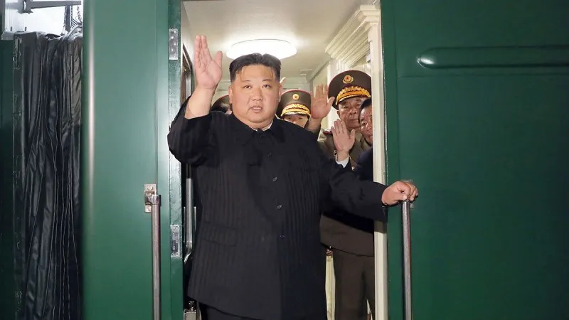 Lãnh đạo Triều Tiên Kim Jong Un đi tàu đến Nga