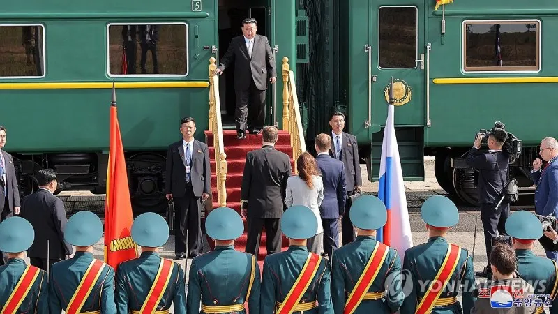 Chủ tịch Triều Tiên Kim Jong Un thăm nhà máy máy bay Nga