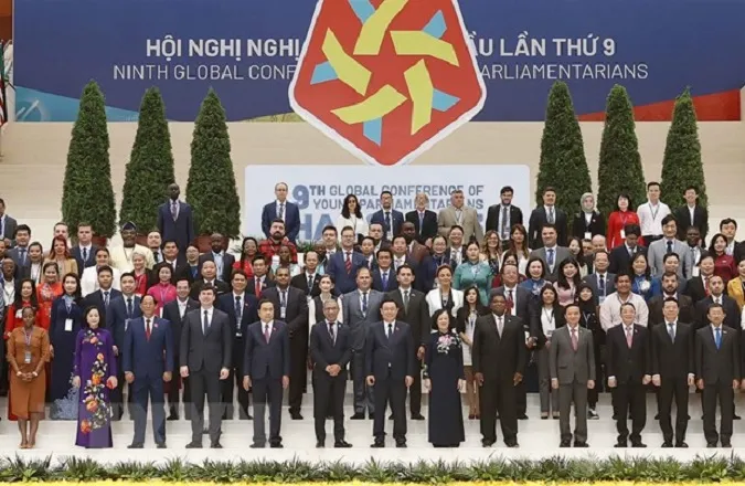Nghị sĩ trẻ đóng vai trò quan trọng trong giải quyết những thách thức chung