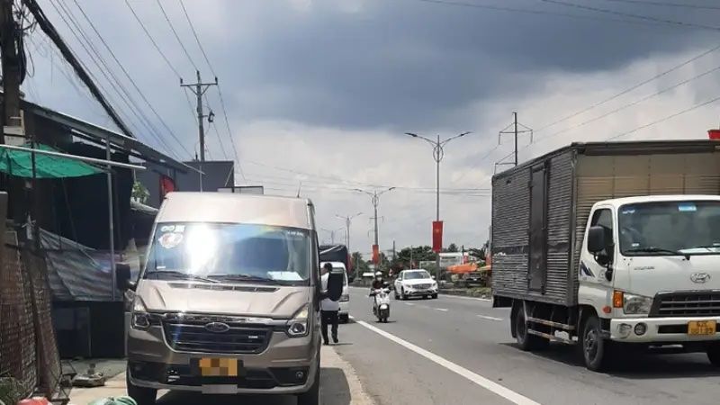 Tài xế co giật khi đang lái xe khách rước dâu rồi tử vong