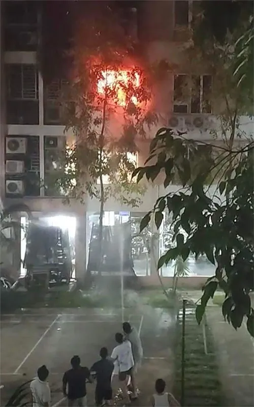 Lại cháy căn hộ chung cư ở Hà Nội