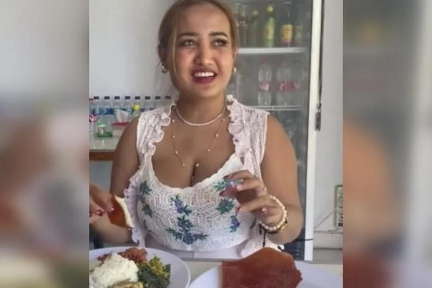 Người phụ nữ Indonesia bị bỏ tù vì đăng video ‘cầu nguyện trước khi ăn thịt heo’ lên TikTok