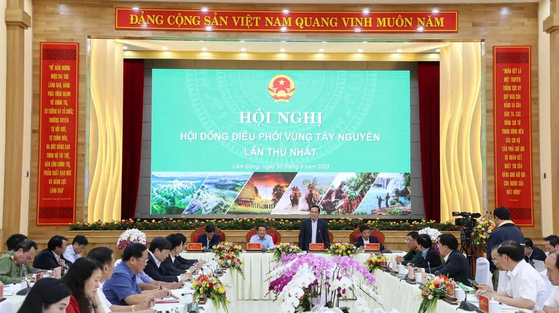 Phó Thủ tướng Trần Lưu Quang: Ưu tiên phát triển mạng lưới giao thông Tây Nguyên