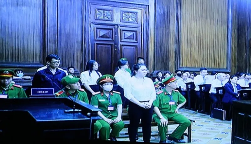 Tuyên án bà Phương Hằng 3 năm tù