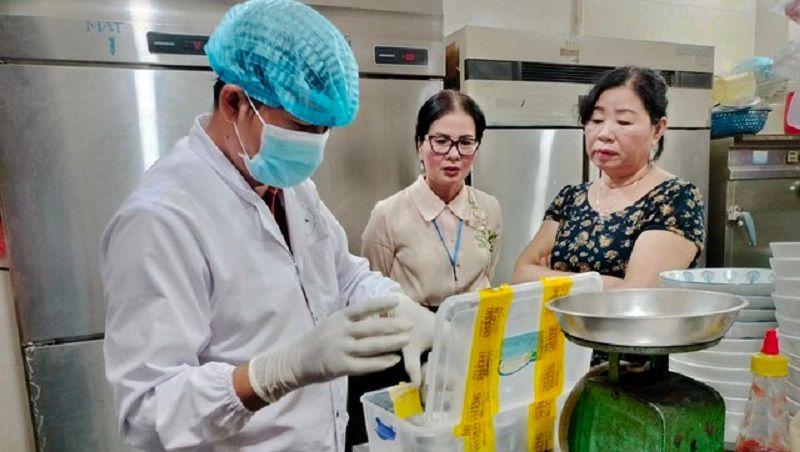 Vụ 150 người ngộ độc do ăn bánh mì: Phát hiện vi khuẩn gây ngộ độc