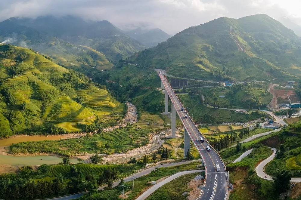 Thông xe toàn tuyến đường nối cao tốc Nội Bài - Lào Cai đi Sa Pa