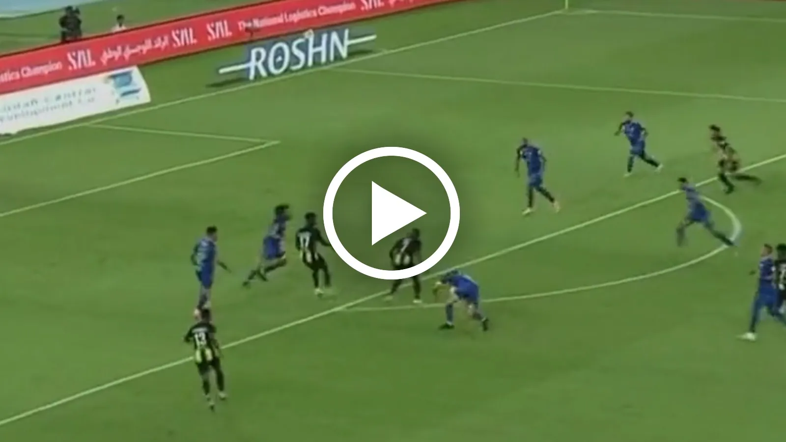 VIDEO: NGolo Kante thi triển kỹ thuật thượng thừa, lập siêu phẩm lá vàng rơi khiến CĐV phát rồ