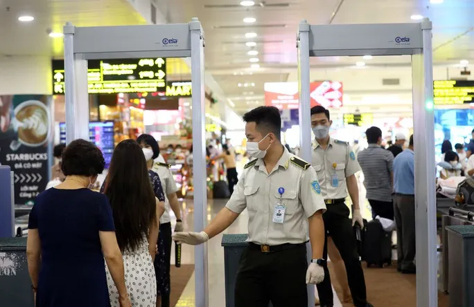 Phát hiện dùng giấy tờ giả lên máy bay, người phụ nữ ở Phú Quốc bị cấm bay 1 năm