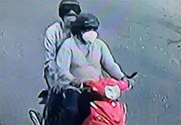 2 tên cầm 3 súng cướp tiệm vàng ở thành phố Cam Ranh