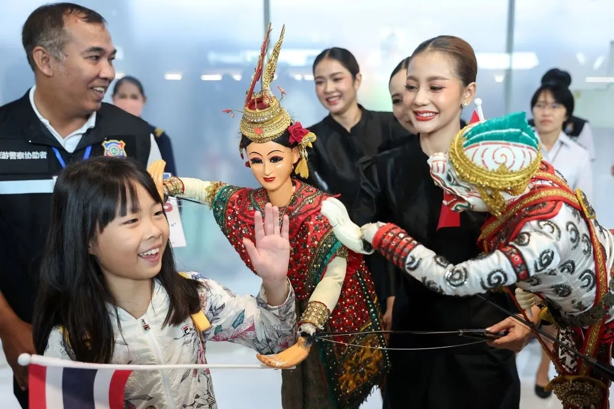 Thái Lan chào đón nồng hậu đoàn khách Trung Quốc đầu tiên sau khi miễn visa