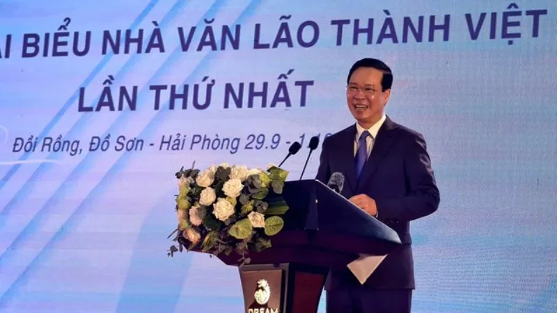 Chủ tịch nước: Nhà văn lão thành là chỗ dựa tinh thần, truyền cảm hứng cho nhà văn trẻ