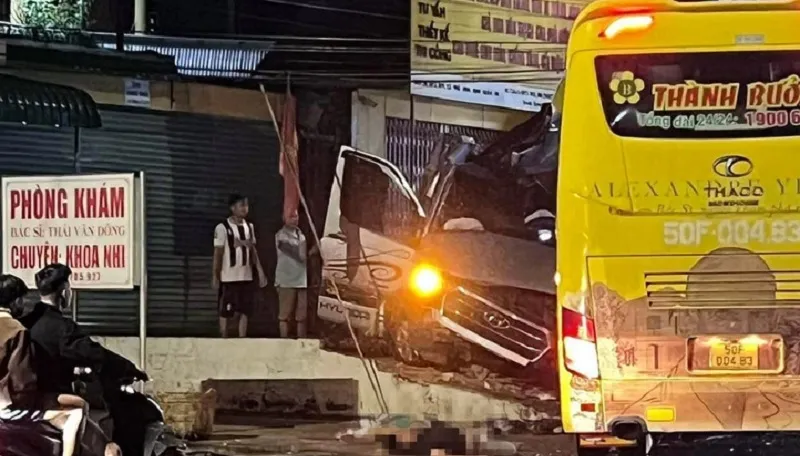 Đồng Nai: Xe khách và xe 16 chỗ tông nhau, 4 người tử vong
