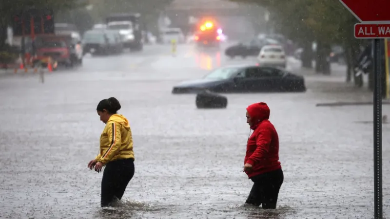 Mỹ ban bố tình trạng khẩn cấp ở New York vì ngập lụt