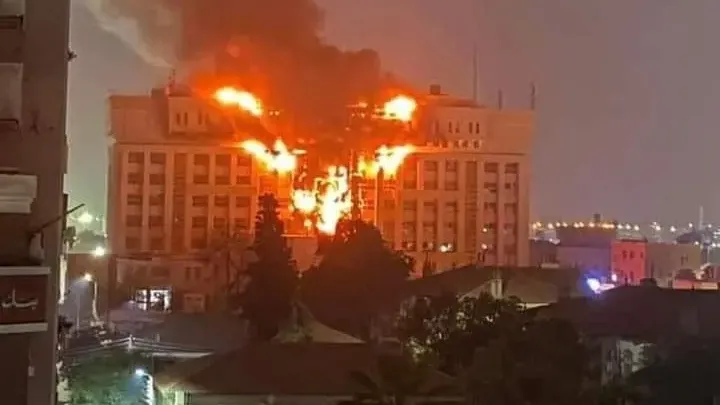 Cháy lớn tại trụ sở cơ quan an ninh Ai Cập, hàng chục người bị thương