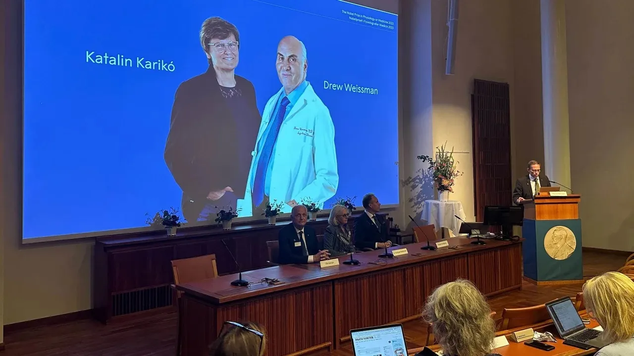 Giải Nobel Y sinh 2023 vinh danh hai nhà khoa học Katalin Karikó và Drew Weissman