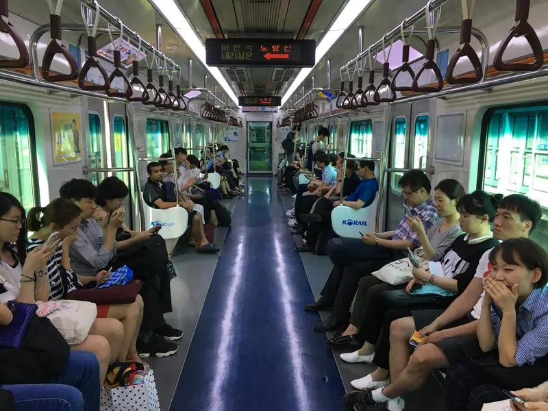 Công ty điều hành thua lỗ nặng, giá vé tàu điện ngầm ở Seoul sắp tăng