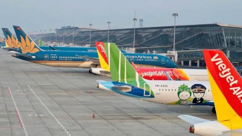 Một số chuyến bay bị huỷ do ảnh hưởng bão Koinu