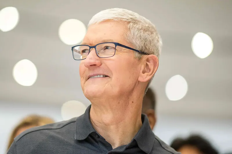 CEO Tim Cook của Apple kiếm được 41 triệu USD sau khi bán 511.000 cổ phiếu