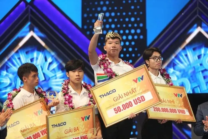 Nam sinh Thanh Hóa đăng quang Đường lên đỉnh Olympia 2023