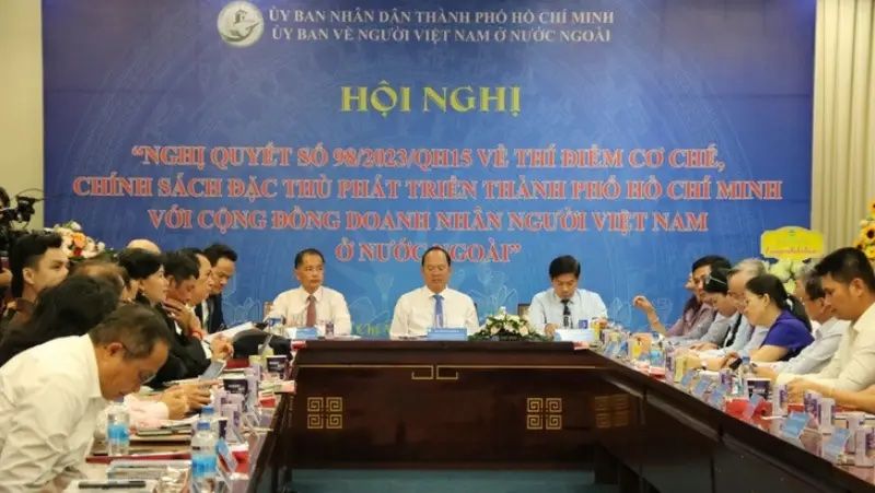 Doanh nghiệp người Việt ở nước ngoài hiến kế cùng TPHCM thực hiện nghị quyết 98