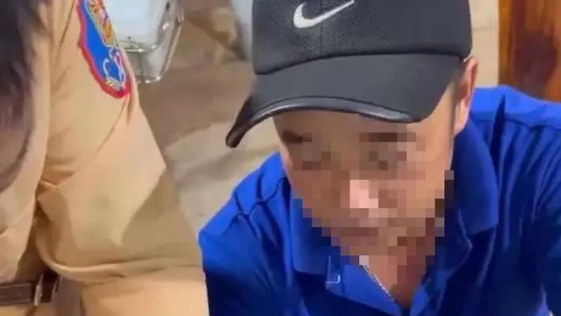 Tài xế tàng trữ hơn 10 gói heroin để dùng dần