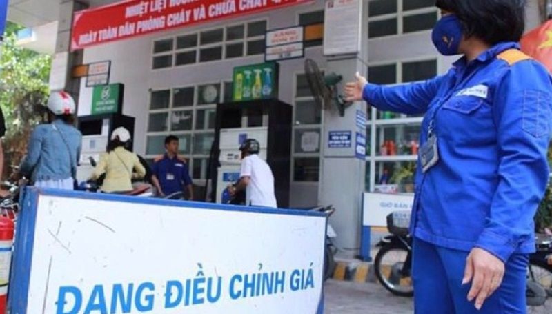 Giá xăng giảm 1.595 - 1.798 đồng/lít