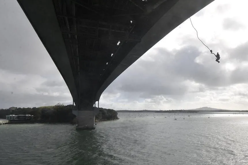 Người đàn ông New Zealand phá kỷ lục với 941 lần nhảy bungee trong một ngày