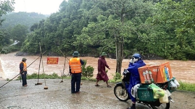 Quảng Bình: Nhiều nơi ngập, chia cắt giao thông