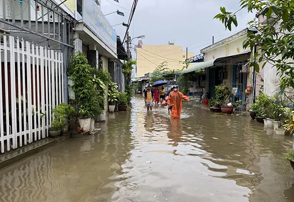 Điểm tin chiều 15/10: Nước đã rút tại các rốn ngập Đà Nẵng | Tử vong trong sân trường Đại học HUTECH