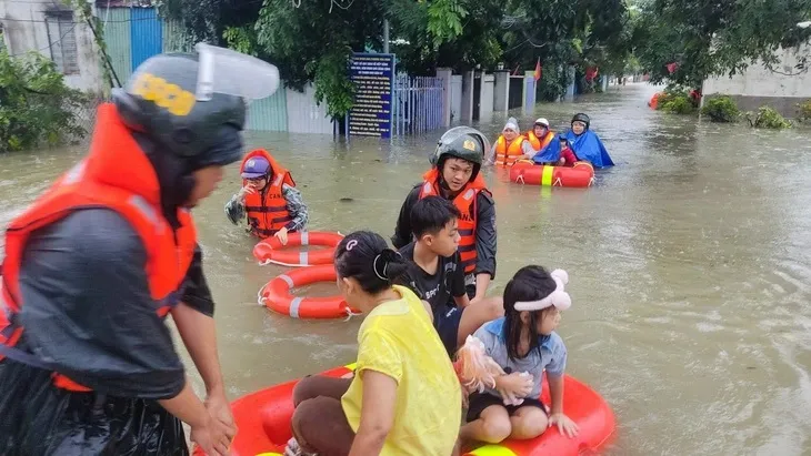 Thừa Thiên Huế, Đà Nẵng, Quảng Nam mưa rất to có nơi trên 700mm