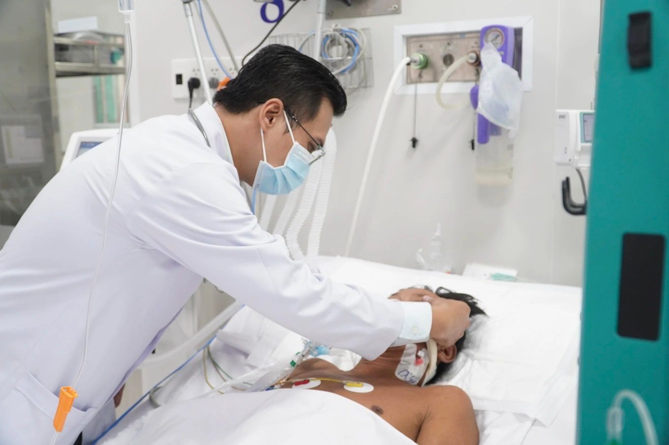 Sức khỏe bệnh nhân nam hôn mê sâu sau uống sữa bột giờ ra sao?