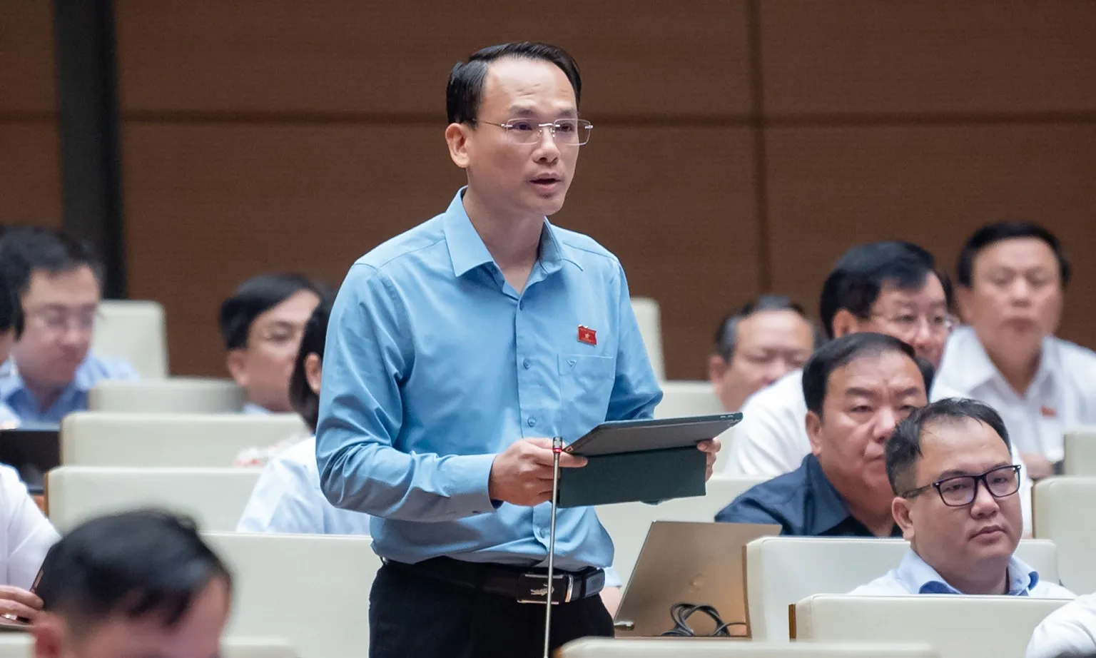 Cân nhắc việc thu thập thông tin sinh trắc học về mống mắt trong thẻ CCCD
