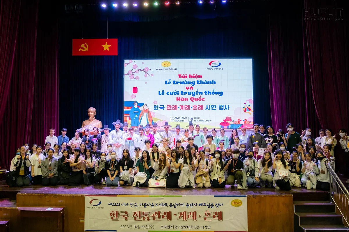 Sự kiện văn hóa “Tái hiện lễ trưởng thành và lễ cưới truyền thống Hàn Quốc”
