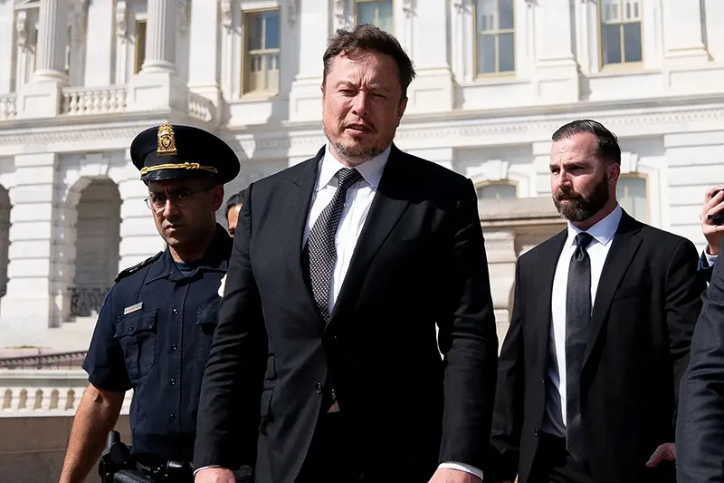 Các ngân hàng cho Elon Musk vay để mua Twitter lo lắng vì có thể mất tiền