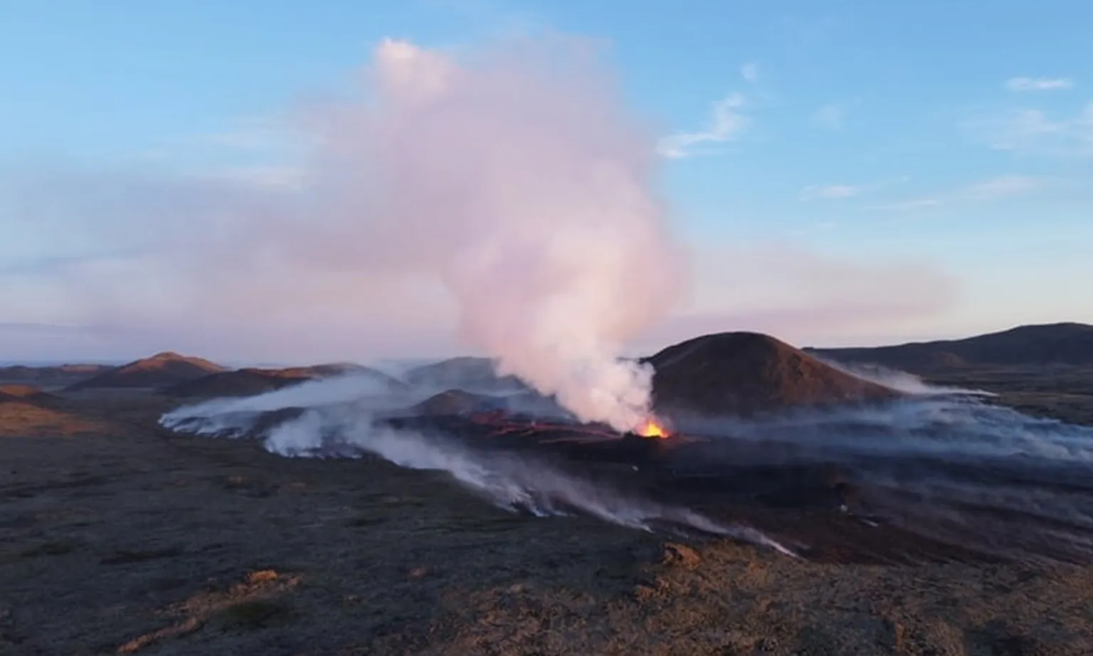 5.500 trận động đất xảy ra tại Iceland trong 3 ngày qua, cảnh báo núi lửa phun trào