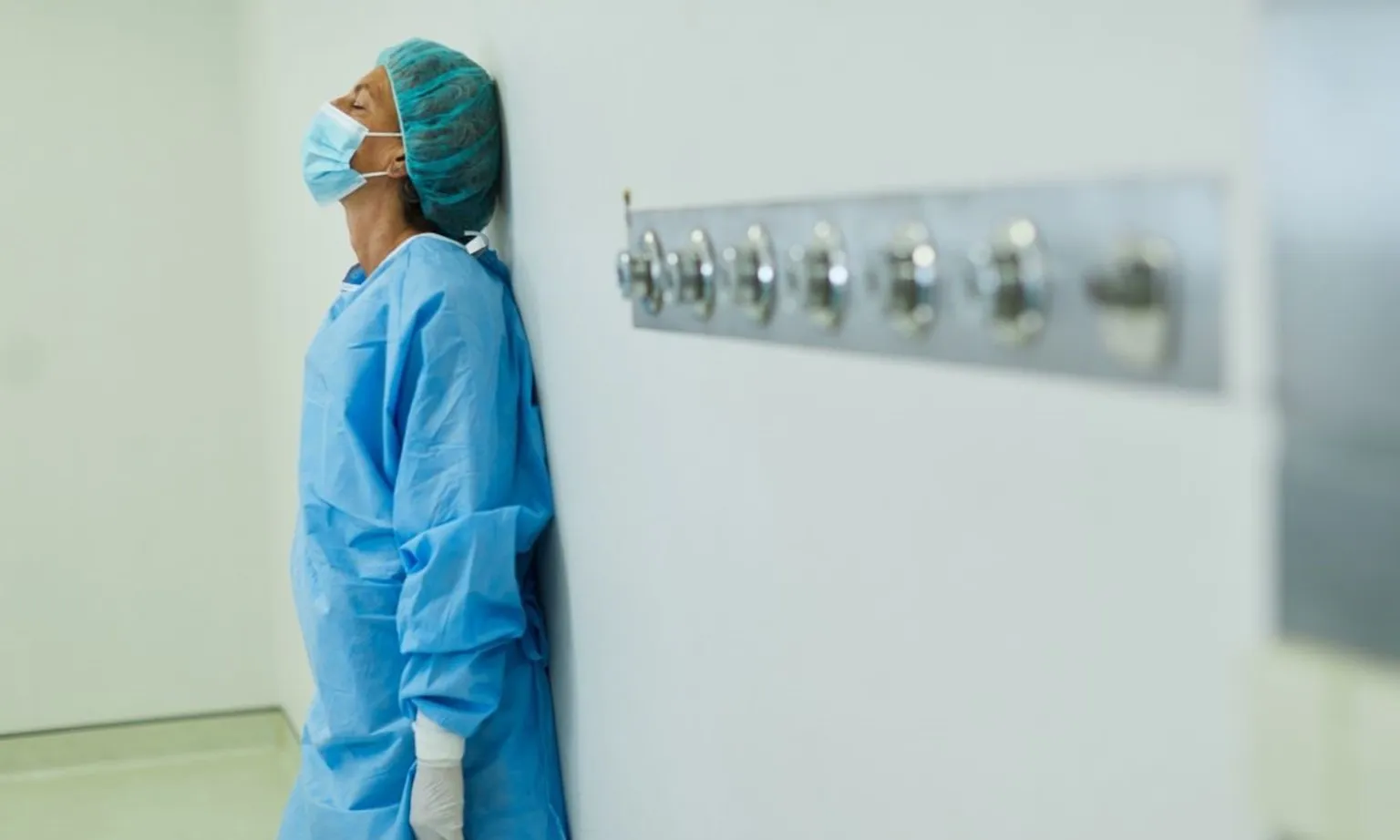 Một nửa số nhân viên y tế tại Mỹ gặp khủng hoảng sức khỏe tâm thần