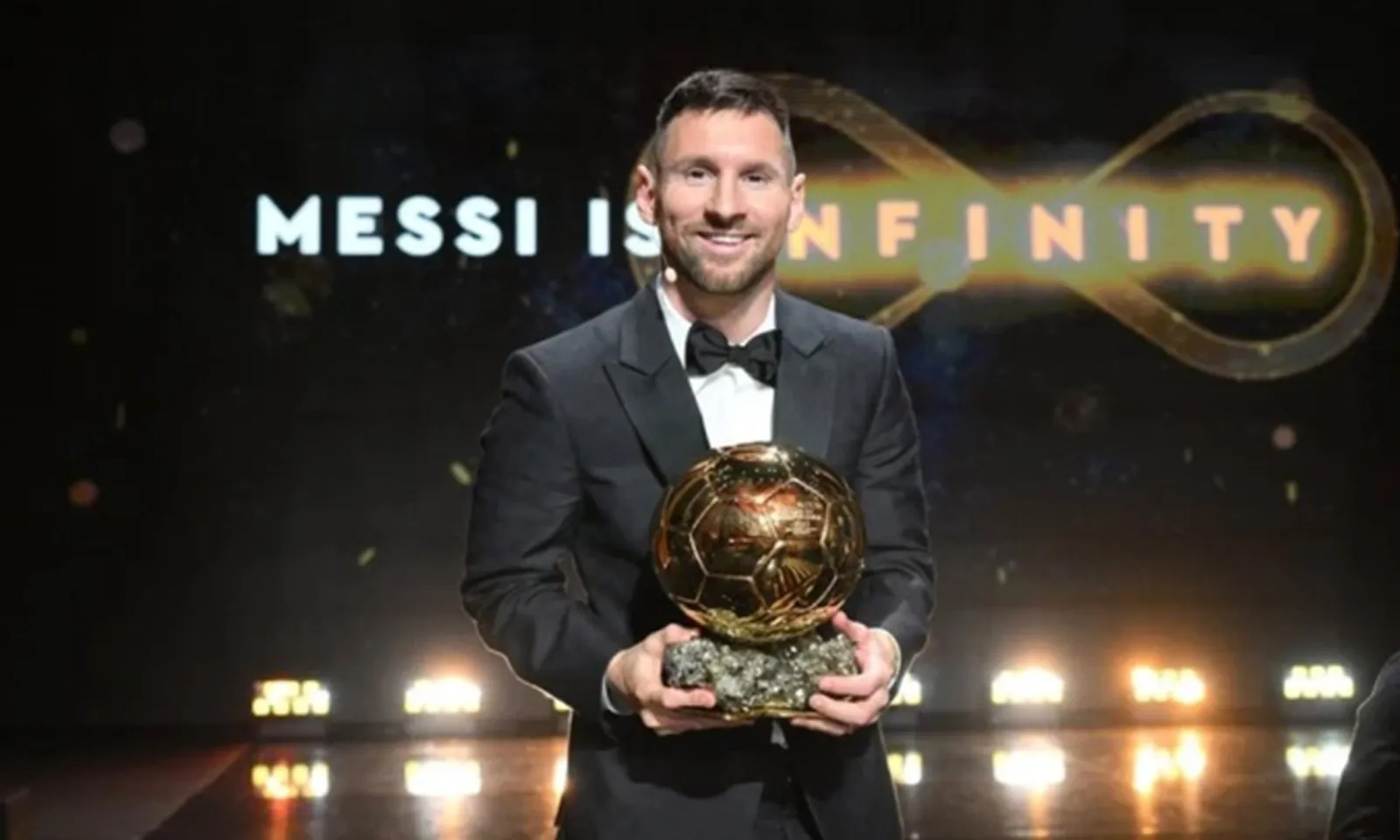 Lionel Messi thiết lập kỷ lục với 8 lần giành Quả bóng Vàng