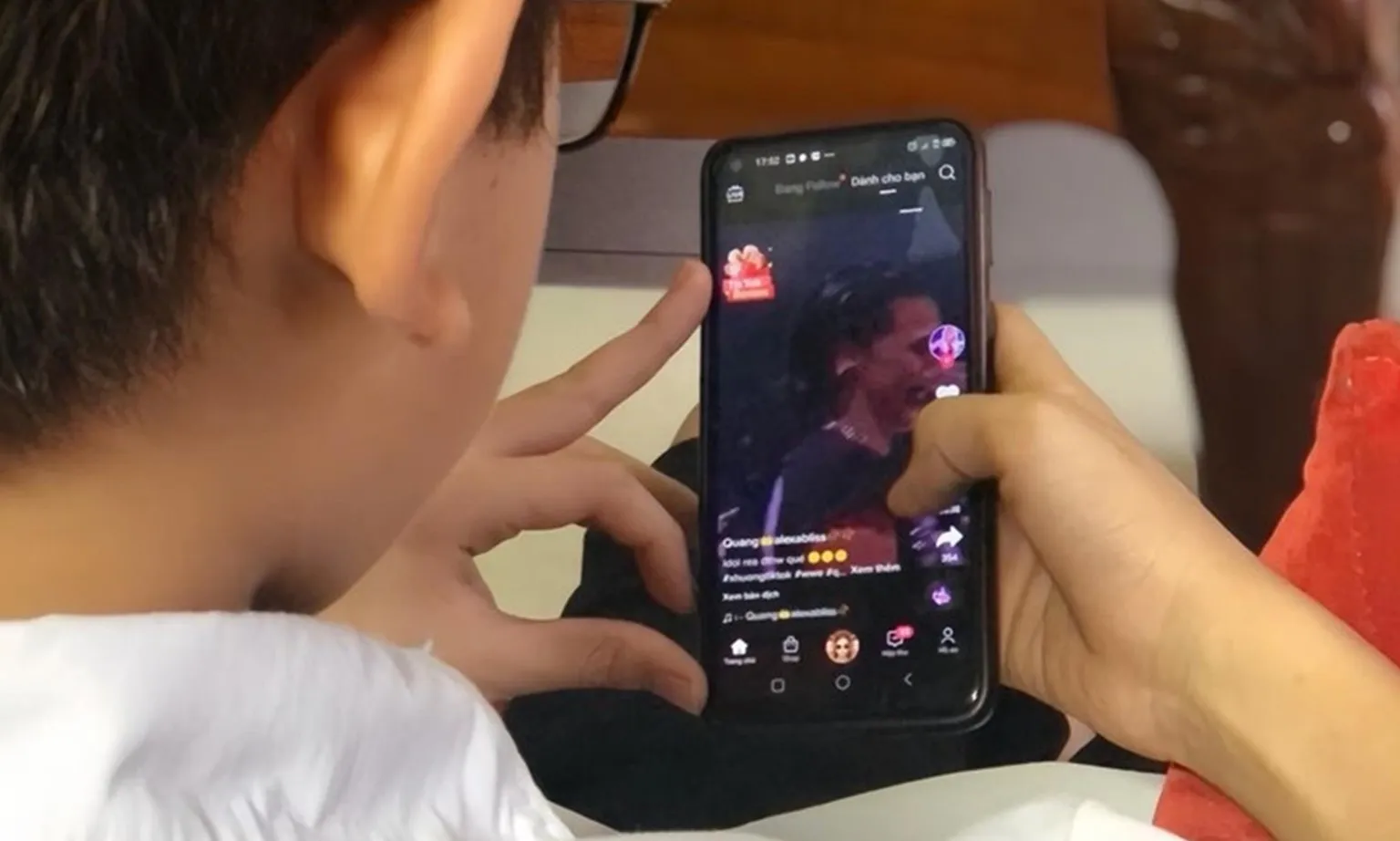 TikTok sẽ xóa tài khoản của trẻ dưới 13 tuổi, giới hạn thời gian truy cập với người dưới 18 tuổi