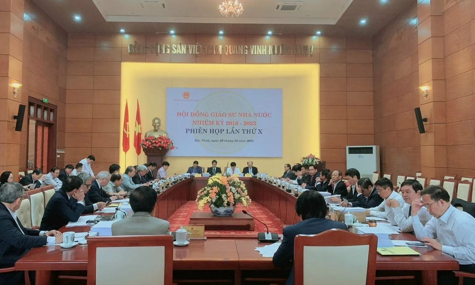 Đại học Quốc gia TPHCM có thêm 2 giáo sư và 36 phó giáo sư