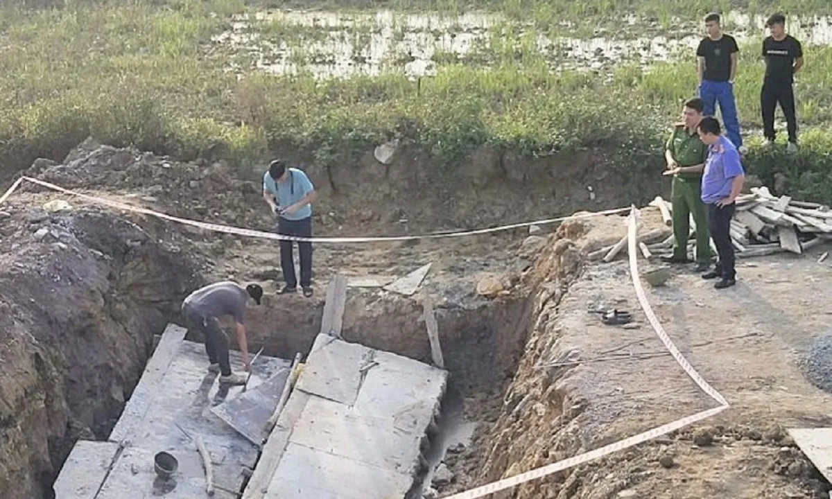 Tấm đan cống hộp đè chết 2 công nhân