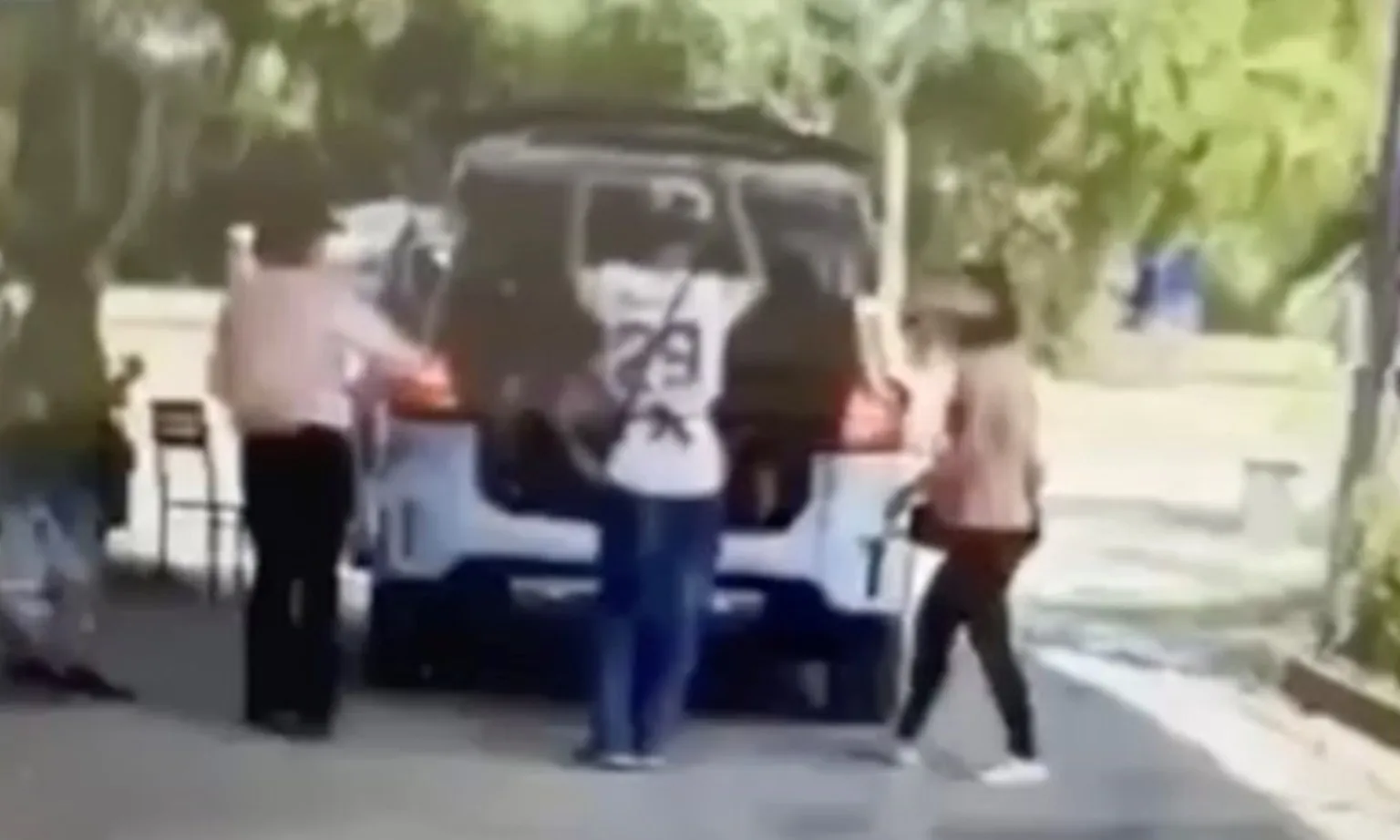 Tạm dừng hoạt động trường mầm non ‘nhồi’ 11 trẻ lên xe 7 chỗ khi đi dã ngoại