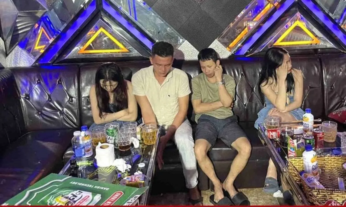 Nhân viên quán karaoke tiếp tay mở tiệc ma túy cho khách