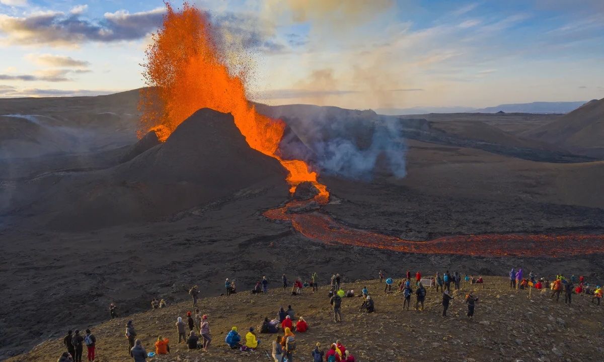 Iceland: 800 trận động đất trong một ngày, tuyên bố tình trạng khẩn cấp