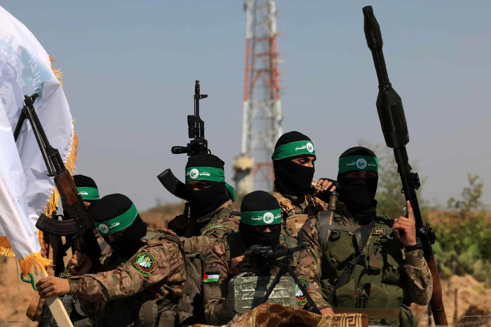 Hoa Kỳ và Anh quốc áp đặt nhiều lệnh trừng phạt lên nhóm vũ trang Hamas