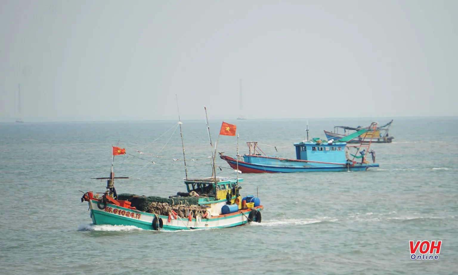 Phó Thủ tướng: Cấp bách ngăn chặn tình trạng tàu cá khai thác bất hợp pháp ở vùng biển nước ngoài