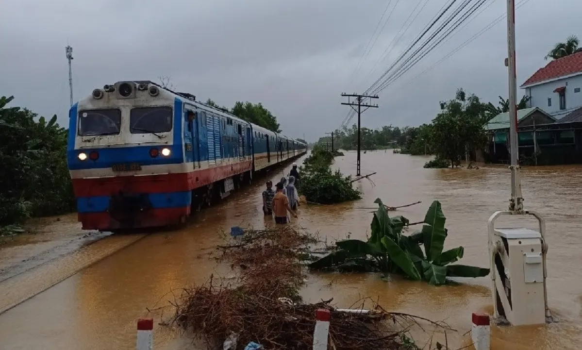 Đã khôi phục hoạt động đường sắt qua tỉnh Thừa Thiên Huế