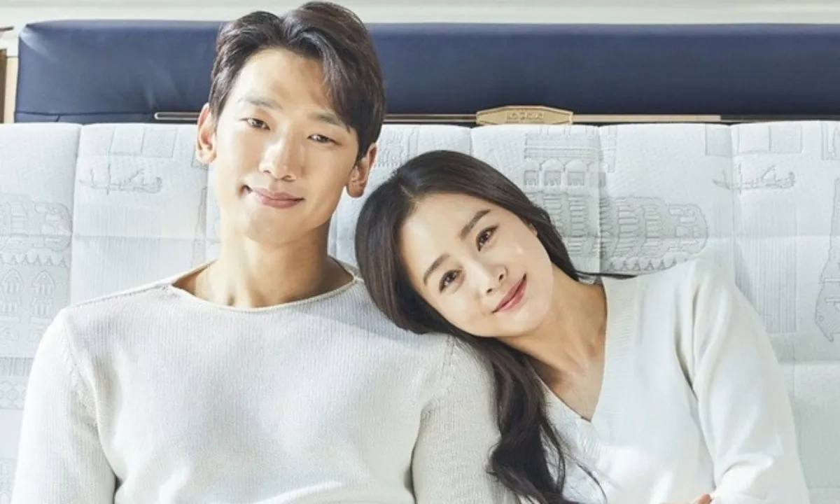 Lộ hình ảnh hiếm hoi của cặp sao nổi tiếng Bi Rain và Kim Tae Hee