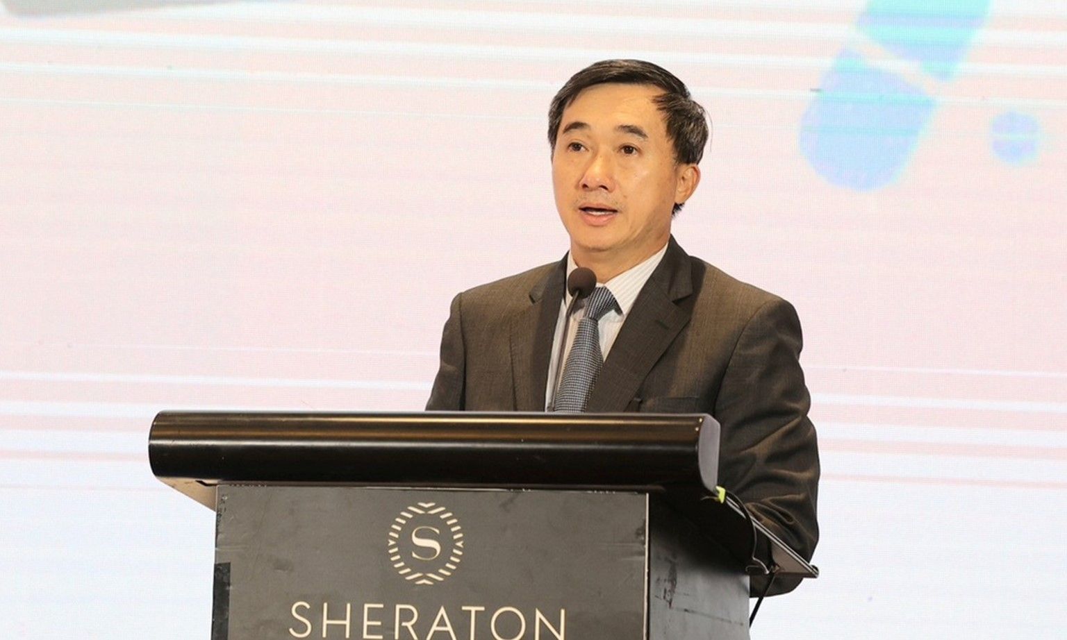 Uống kháng sinh vô tội vạ, bệnh nhân vô phương cứu chữa vì kháng thuốc